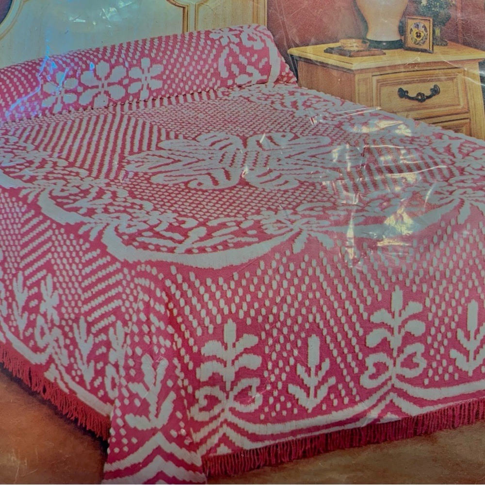 NEW RARE Vintage Deadstock Lady Madison Candlewick Hot Pink Bedspread Super Twin